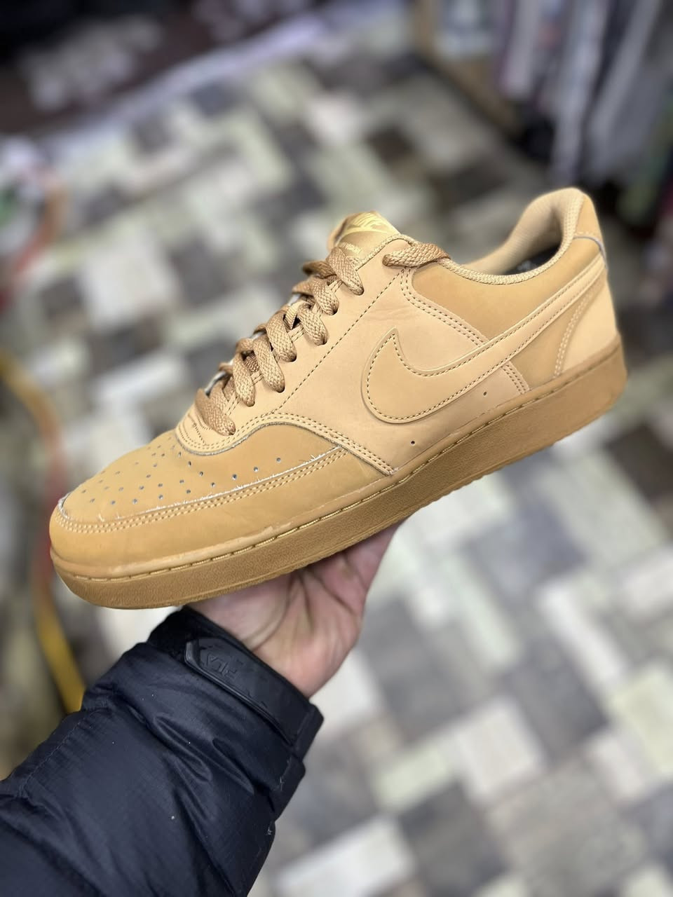 نايك 
بالة اصلي
قياس 43
توصيل جميع محافظات 
واتساب
***********
