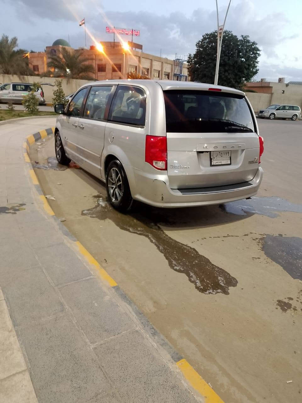 سلام عليكم دوج كرفان ٢٠١٢ سياره كلين كفاله عامه گير محرك حداديه تخم تاير دواخل عسلي كارتون فرس وسطي ٣ قطع تبريد شاشه كبيره تحكمات ٦ جام كهرباء سياره كلش نظيفه عنوان ناصريه قظاء النصر ***********
