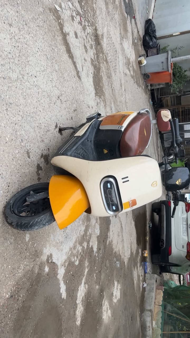 سلام عليكم دراجه شحن نضيفه شركه تايلنج بيهه ملاحظه وحده البطاريات نص عمر السعر ٤٥٠ للاستفسار ‭٠٧٧٠ ٤٦٦ ٥٠٠٠‬عنواني شارع فلسطين
