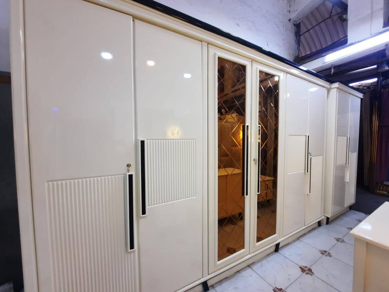 للهم صلي على محمد وآل محمد 
غرفه. اخشاب تزكام عراقي درجه اولى جديد حسب أطلب. 
6قطع 
كنتور 
جربايه 
ميزمرايه
ميز بلازمه 
زاويه
ميز جربايه 
حسب الطلب توجد بلونين ابيض ..اوف وايت
سعر مليون و٧٥٠ مع شد وتوصيل داخل الناصريه 
محافظات يوجد خدمه توصيل 
للحجز مرسله الصفحه او وتساب ***********
