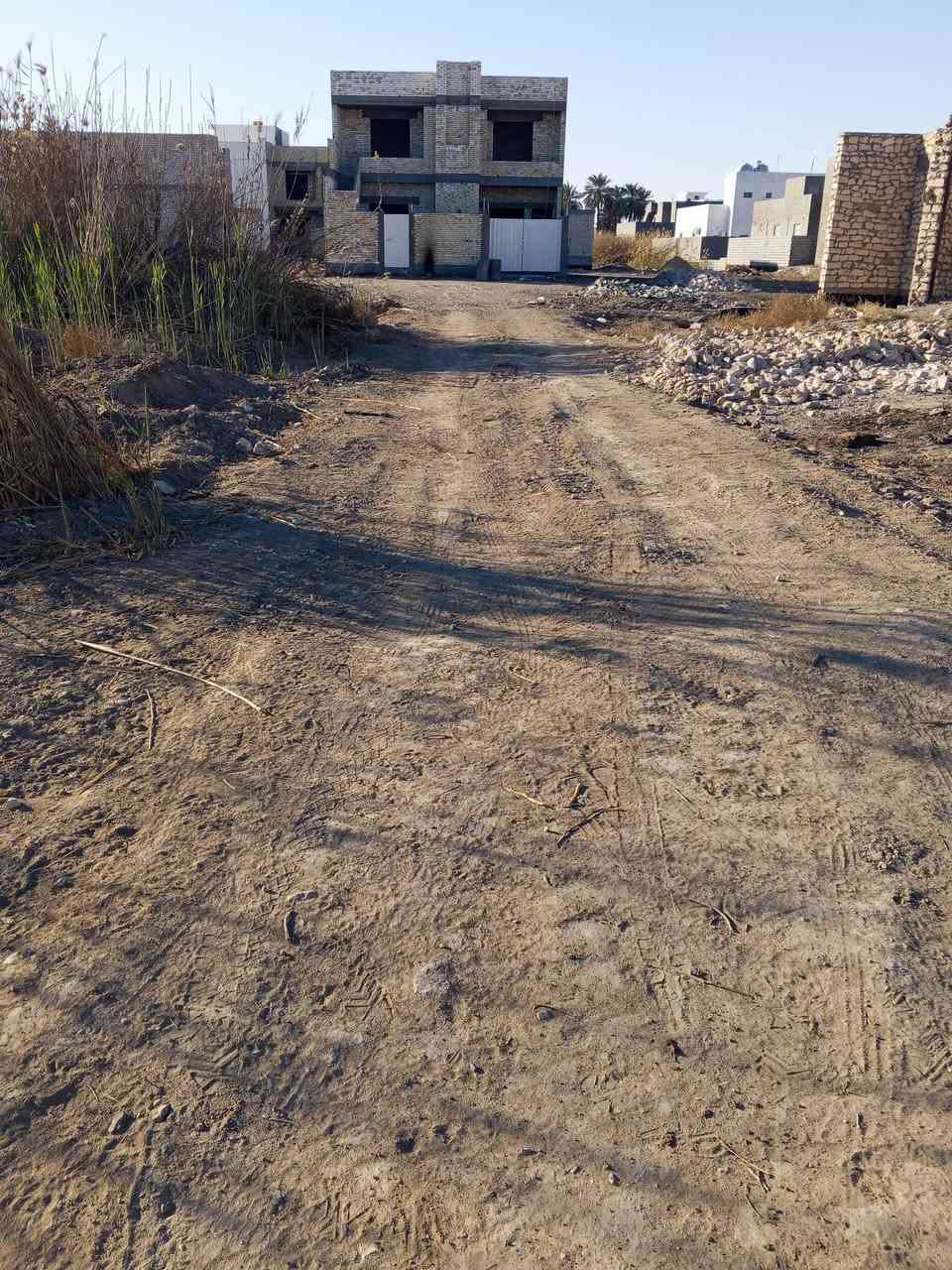 📢 فرصة استثمارية مميزة للبيع في الرمادي – الصوفيه 
🔹 المساحة الكلية: 554 متر مربع
🔹 الواجهة: 16.5 متر
🔹 النزال: 35 متر

📑 جنس العقار: طابو زراعي – تحويل مباشر – سند 25 فسفوري
🛣️ الشارع: 8متر

🏡 تقع في منطقة سكنية متكاملة تتميز بالهدوء والاستقرار، موقع مناسب لبناء دار سكني مريح أو استثمار مضمون.

💰 سعر المتر: 325 ألف دينار
✔️ السعر قابل للتفاوض الجاد

📞 للاستفسار الاتصال 
***********
