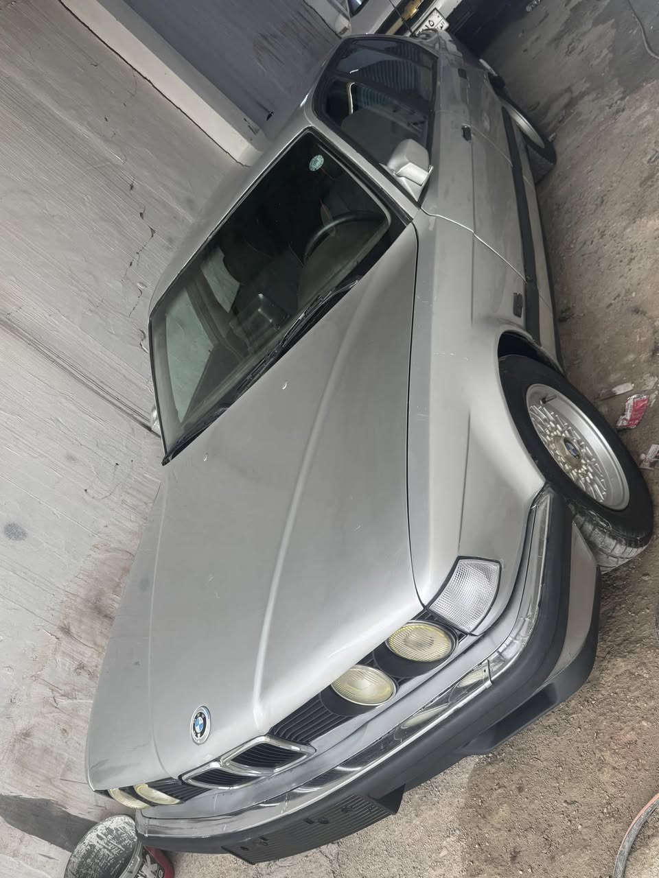 بي ام 730
موديل 92
كير محرك شرط 
كير ٣٠ 
محرك٣٠
داخل جلد مدوشم 
وكاله وتحويل شرط
ويل خليه 
رقم دهوك
عليها غرامات 400 دولار ينزل من سعرها 
السعر ؛50 وشويه مجال
***********
