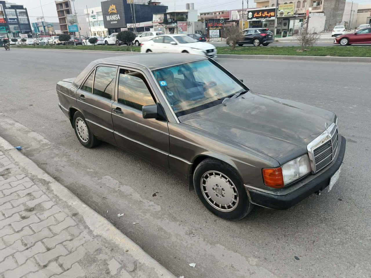 مارسدس لبيع موديل 1991كير محرك بطه ونجي شرط بدون ضربه صبغ عام لجماليه فقط رقم كركوك سنويه مشروع وطني سياره احلئ من صوره مابيها نقص كير اوتماتيك شراي خابرني هذا رقمي ***********         سعر 39 ورقه
