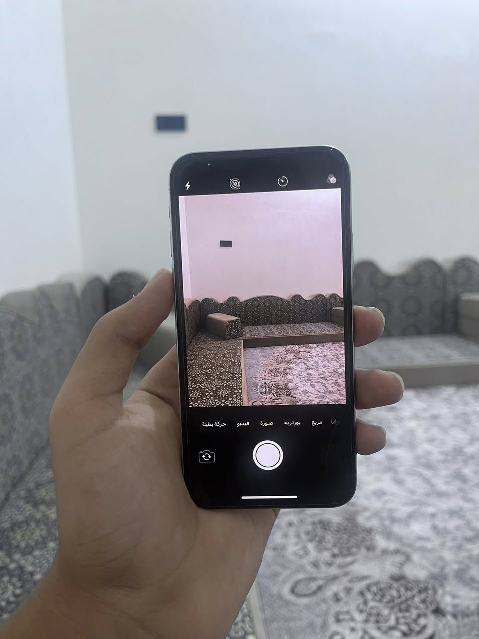 سلام عليكم ايفون x العادي ما مبدل بي ايشي بس البطاريه تقره ١٠٠ الجهاز ذاكرته ٢٥٦ السعر ٢٠٠ وبي مجال بسيط 
الواتساب ***********
الرصيد ***********
