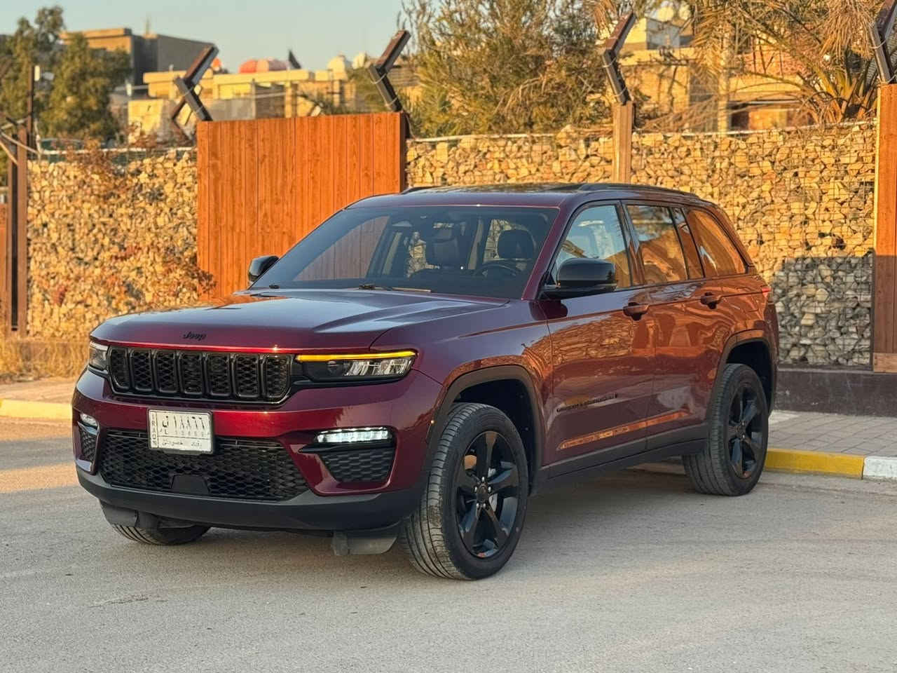 جيب كراند شيروكي 2023 للبيع
مواصفات لمتد فول الفول 1/1 
5 راكب ماشيه 26 
محرك 6 سلندر 
بدون حادث بيهة فقط سرقه القطع الخارجيه وراجعين شاديهن نفسهم شرط بدون قطره صبغ 
رقم بغداد بااسمي مكاني بغداد 
السعر 310 وبي مجال 
للاستفسار :- ***********
