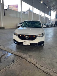 ام جي زد اس • فابريكة • شاشة وكاميرا