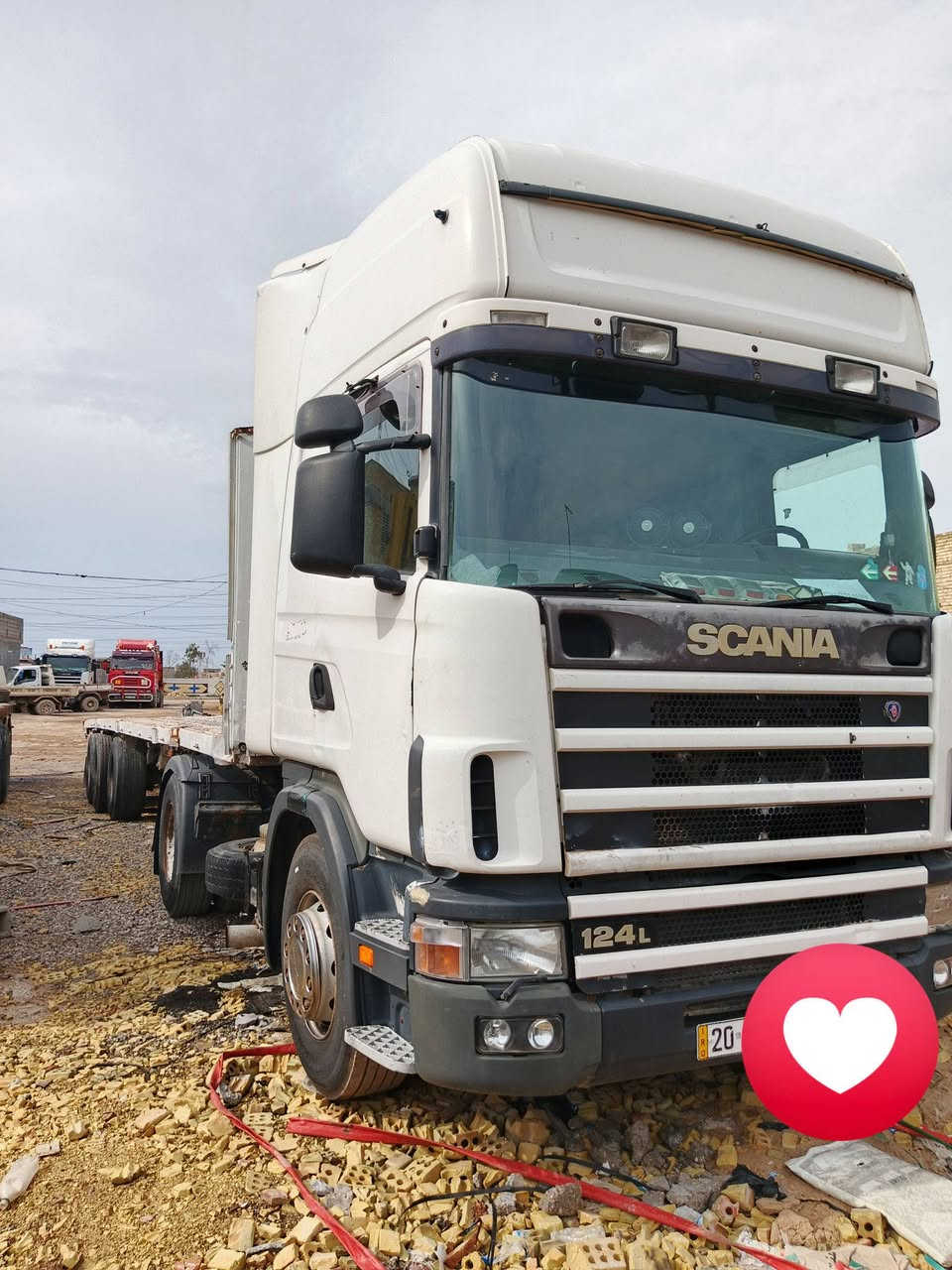 سلام عليكم للبيع سكانيه بومه موديل 2001انجكترراس وعربان مزوج 
تخم تايرجديد ***********بغدادالنهروان حجي كرار
