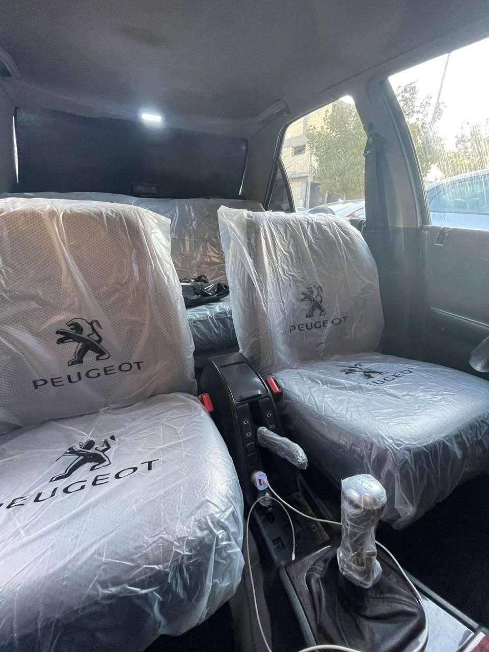 سلام عليكم سيارة بيجو بارص موديل 2012 مكفولة عدا جاملغ صوب السايق مبدل اثر دحجة دراجة بسيطة باقي مكفول بأسمي رقم قادسية السيارة كير محرك تدفئة تبريد مكفول حدادية جديدة حماوة ربع شاشة دوشمة كشنات نحلة دشبول خلفي تفصال سستم صوت تخم تاير جديد باتري شرط كهربائياته كله شغال ولاجطل ولا كتف تقويه شرط ضفيرته بلاديه دهن كله موريس وكالة لاتنقيص لا تبخير الكل شغال سايد بريك السيارة مال جناي نظيفة السيارة برغي ما عايزة ترايك للبصرة ومكاني بغداد  للبيع او المراوس سعر 55 وبيها مجال *********** بغداد, العراق
