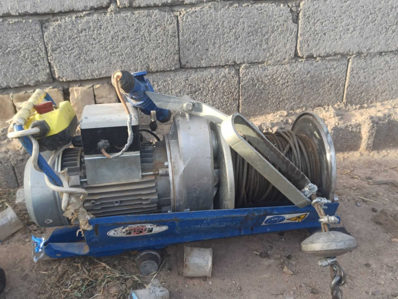 ونج للبيع ايطالي اصلي مامستخدم قليل كامل تواصل 0788 259 9111 داخل قلعة سكر
