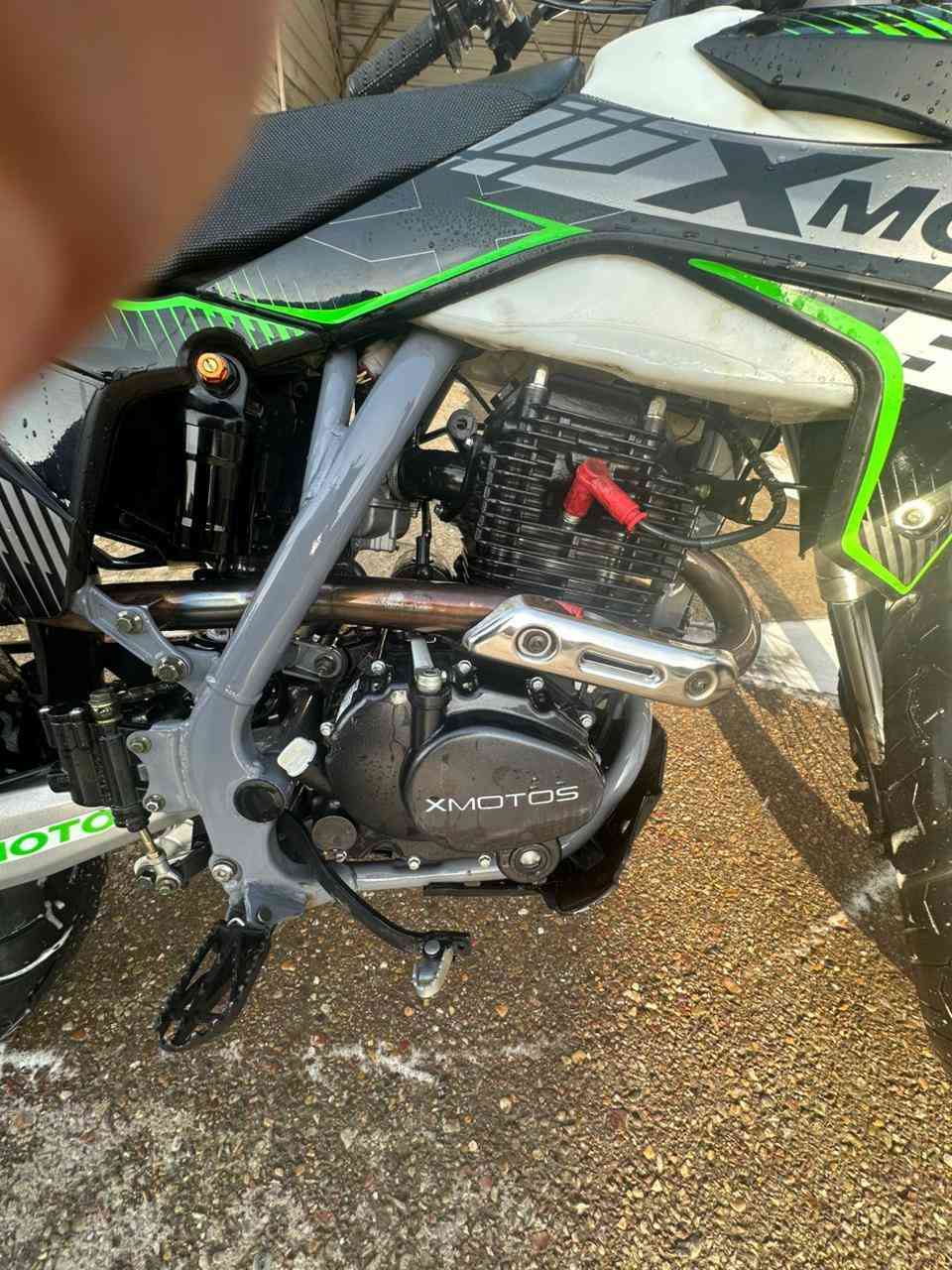 السلام عليكم دراجه قفاز x motos
دراجه مكينه ٣٠٠ جديده وكاله مرقمه اربيل صار ست ايام طالعه من المعرض والوصل موجود سحكتهة وكملتهة الدراجه شلعه ومعدل تشك الكاع بيه تايرات سياحي والبلادي موجود كلشي كلشي بيه بلادي اي برغي مامفتوح حته الكفر ما مفتوح ولا مره علشركه بعدهة دراجه خير من الله صارلي ضرف وردت ابيعهة قفاز عميه السعر مليونين  علتصال وكاله بايع مكاني بغداد جديده رقمي ***********
