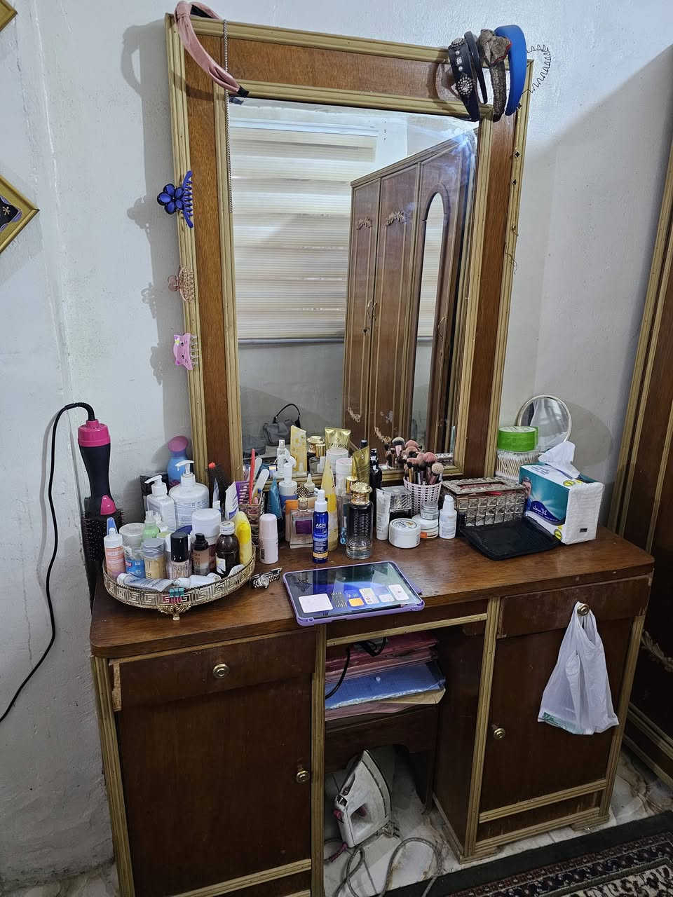 غراض بيت للبيع بيش يفيدك اخذ
***********
