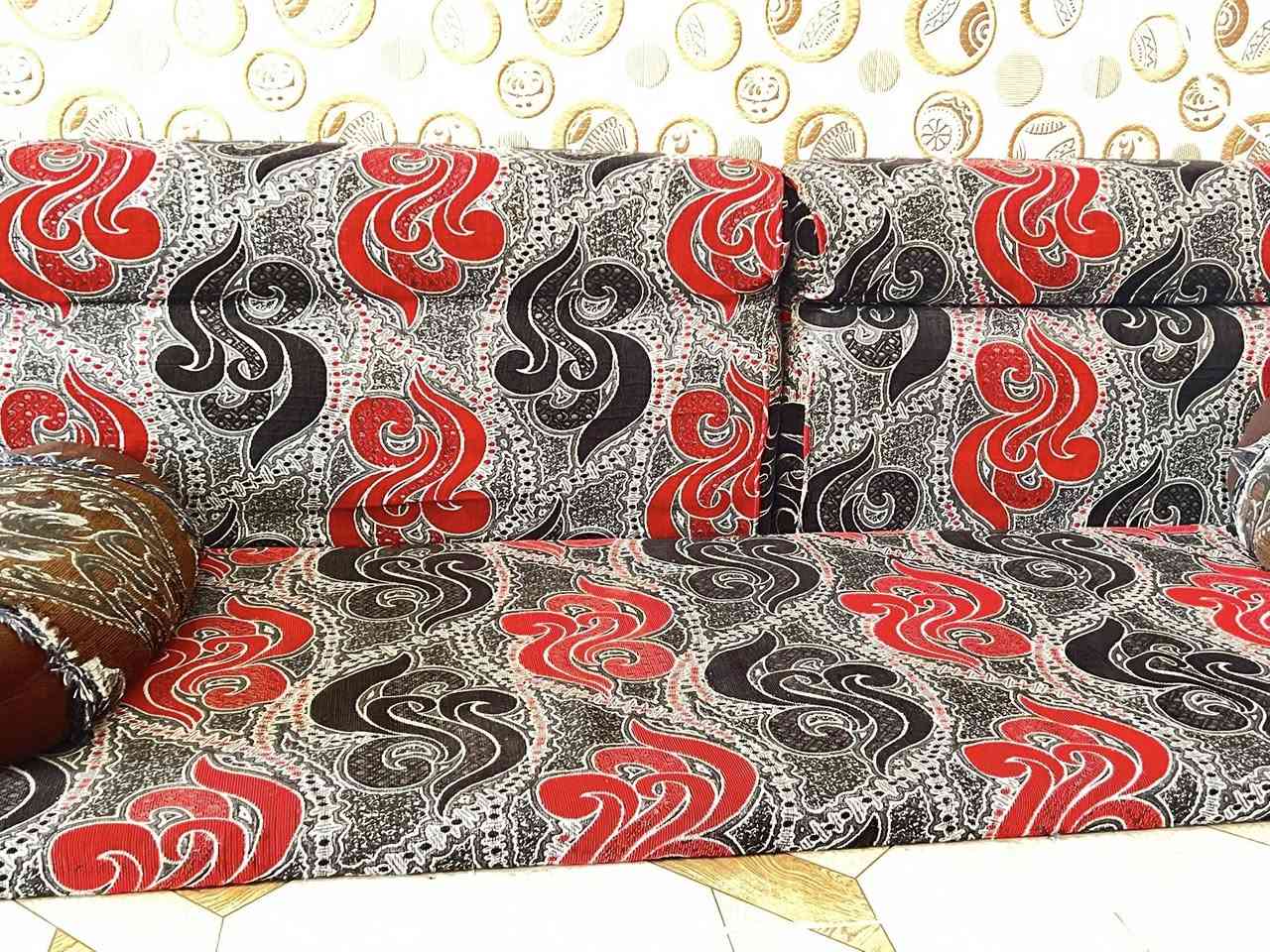 السلام عليكم ؏ــندي . ديوان جديد مستخدم قليل مشتريته ب٤٥٠ 
اريده ٣٠٠ وبي مجال


**إذا كنت صاحب هذا الإعلان وتريد حذفه لأي سبب، رجاءا أرسل رسالة إلى الدعم الفني**
