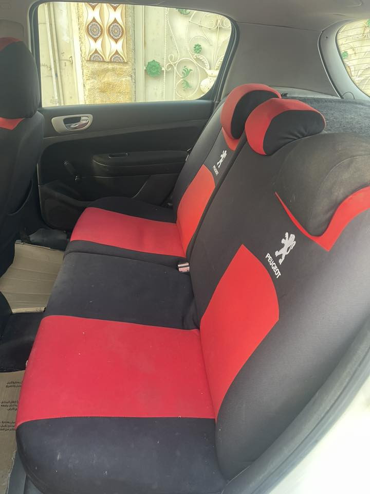 لسلام عليكم 
سيارة بيجو فرنسي للبيع 
موديل ٢٠٠٦ السيارة نظيفة وحلوة 
مكاني (بابل-الحلة) السعر ٤٨ وقابل للمفاوضة
للأستفسار اكثر ***********
