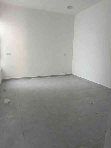 سلام عليكم دار لليجار تقاطع القدس خلف جامعة الرافدين غرفتين نوم صالة استقبال مطبخ حديقة داخلية حديقة خارجية كراج سيارة ٢٠٠متر ***********
