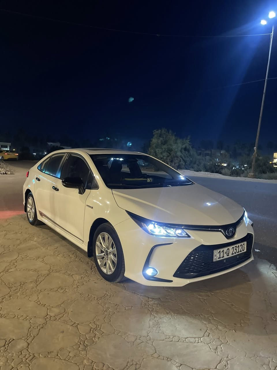 السلام عليكم
للبيع كورلا هايبرد شكل الخليجي باب اول العلامه الزركه موديل 2024  سياره جديده فول مواصفات بصمه وفتحه واوتو هولد وهندبريك دكمه وفول تحكم ستيرن لايت زينون وكشافات ورادار وتحديد مسار وقياده اليه وكروس سرعه محرك 1800 بيها تغليف ارضيه جلد وارضيات حوضيه وارضيه بالصندوق غراضها كامله عدتها والسبير منازل وارضياتها الاصليه بالجيس بعدها 
السياره مصروف عليها هواي داش كام وسستم سوادات واسبايدر الاصلي واقيات طين الاصليات وسستم سماعات عدد 6
السياره كفاله رقمها بغداد تحويل ثاني يوم
 والسعر 152 وبيها مجال للشراي
مكان السياره بغداد قرب جسر المثنى 
هـ ***********
