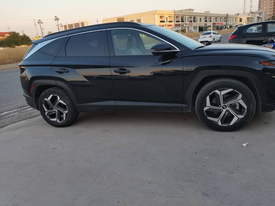 توسان للبيع موديل ٢٤ بيع سريع بسعر بلاش
فول مواصفات 1/1 أعلى فئه بانوراما
تمشي على الريمونت بيها مواصفات معروفه 
رقم كاتي تترقم شمالي
وارد أمريكي فقط قطعه واحده صندوق بدون ايرباك
الشراي يتصل *********** أربيل, العراق

