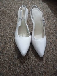 احذية • عل الوحدة