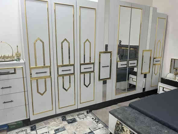 السلام عليكم غرفة نوم للبيع تركي جاهز نظيفه جدا
9 قطع السعر 900 وبيها مجال للشراي للتواصل على الخاص او على الرقم 
***********
