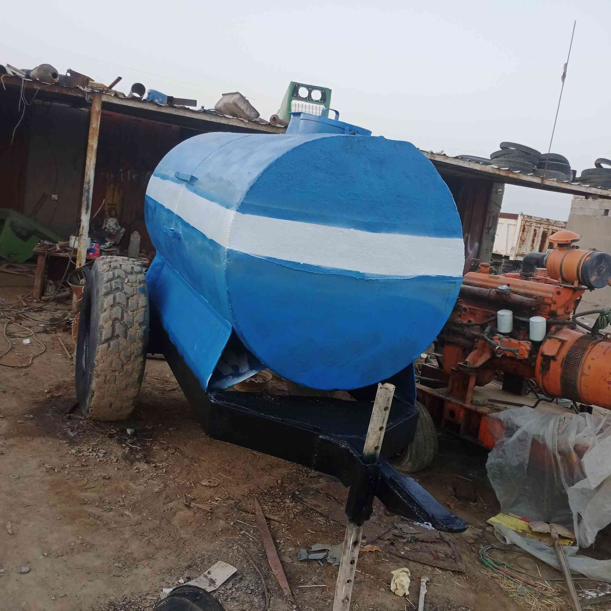 السلام عليكم للبيع مقطوره 3000لتر تانكي 4مليم شاطئ بدون لحيم تايرات جدد ديوانيه دنكير نضيف السعر مليون و400وبيه مجال لشراي عنوان ناصريه قضاء رفاعي ستفسار ***********
