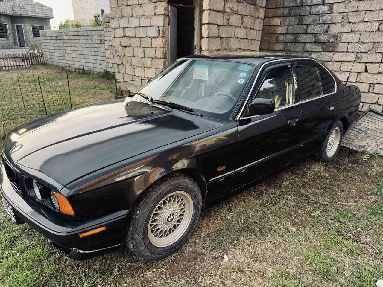 السلام عليكم BMW 520 1990
محرك فل 25 كير ميكانيك (كير و محرك شرط ) سنوية لل2030 صبغ عام جمالية شرط بدون ضربة و معجون سيارة حلوه و نظيفة و معمرة تعمير مضبوط سيارة كلها شغالة 
السعر 48 العنوان صلاح الدين الشرقاط يرهم مراوس و انطي فرق للاستفسار ***********
