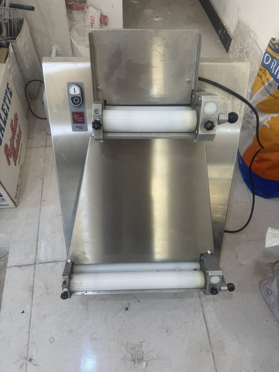 السلام عليكم 
فارشة عجين تركية للبيع مشتغله 3 ايام فقط جديدة 
السعر 7 اوراق وبيه مجال 
بغداد الطوبجي 
***********
