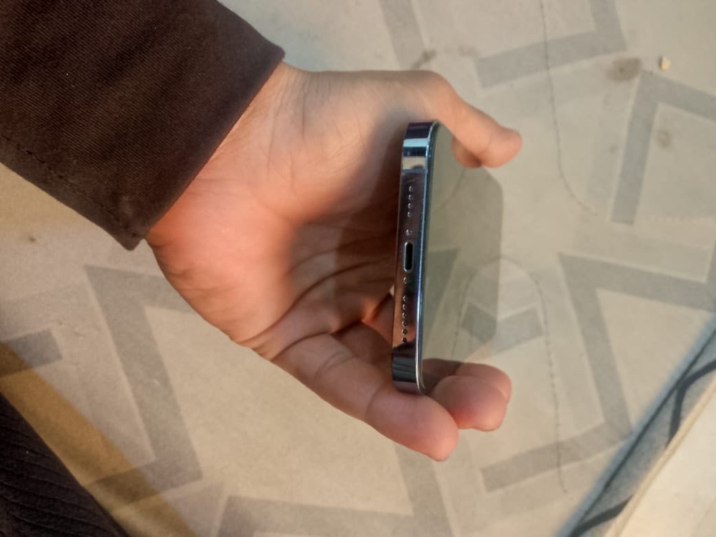 آيفون 13 برو ماكس
ذاكرة 256
بطارية 84
جهاز وتر ما مفتوح وكالة 
تجي تفحص و تأخذ 
نضافه 100% 
متواجد خاص + واتساب 
***********
