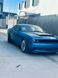 بيع مستعجل دوج جالنجر موديل ١٥  مكينه ٥٧٠٠ مكفوله من الكص والحادث مكين...