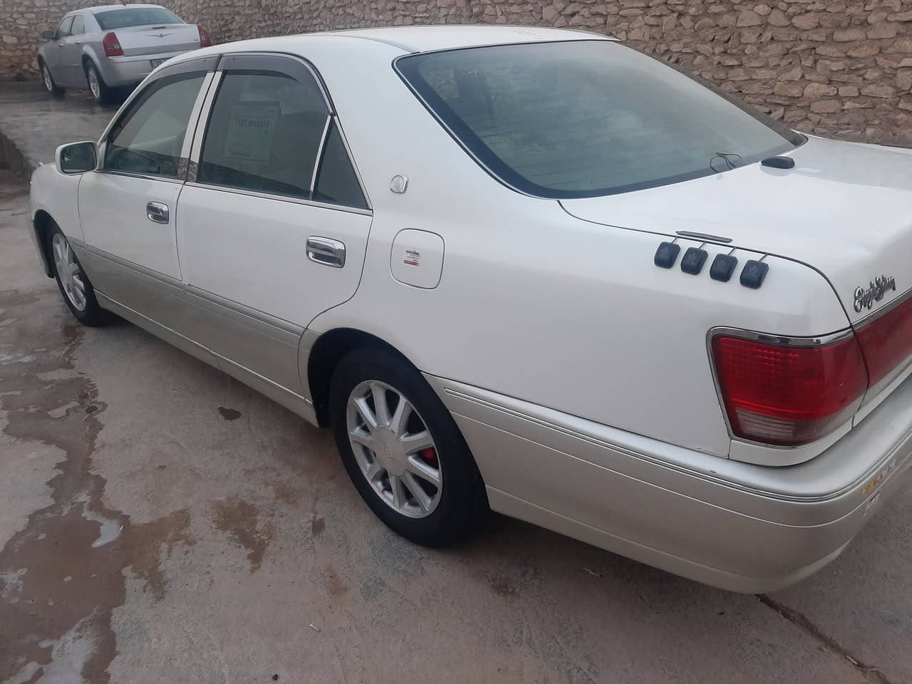 ملكه للبيع بسمي مداور بئي وقت مكفوله من الكص ديفور الجبير حداديه جديده تايرات جداد تبريد ثلج صاصي ٧٥ خضراوي السياره حلوه ٣دكم برده كهرباء ستيرن كهرباء كامره بلوتوث خابر وبيك خير ودلل *********** سعر 125 وبيهه مجال
