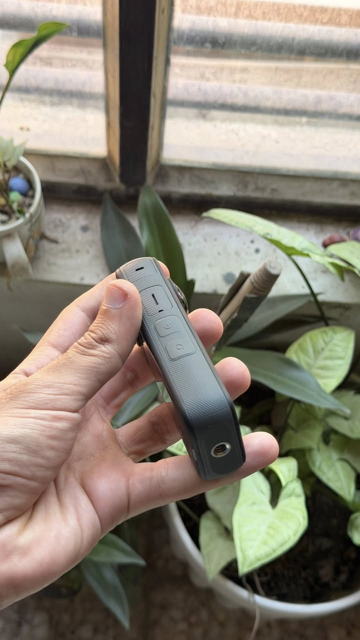 كامرة insta 360 x3 للبيع مع العصا هدية استخدمها كلش كلش قليل جانت مضمومة واريد ابيعها ونظافتها 100% ، سعرها ماعرف شگد قيم واخذ ، مكاني بغداد المنصور 
رقمي : ***********
