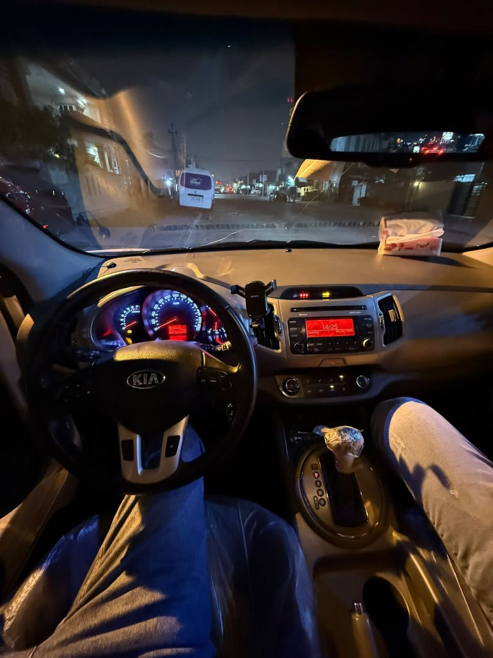 للبيع كيا سبورتج 2016 وارد خليجي
رقم بغداد مكينه 2000
ماشية 145 الف كيلو
مواصفات اعتياديه مكفولة من الصبغ والتبديل
بيها كم رصعة مال شارع وبيها شخط بالباب البصف السايق من جوه
مكينه كير مكفول
تحويل ثاني يوم 
السعر 165$ وبيها مجال بسيط حك الجية
مكاني بغداد / حي الجهاد
للاستفسار الاتصال على الرقم
***********
