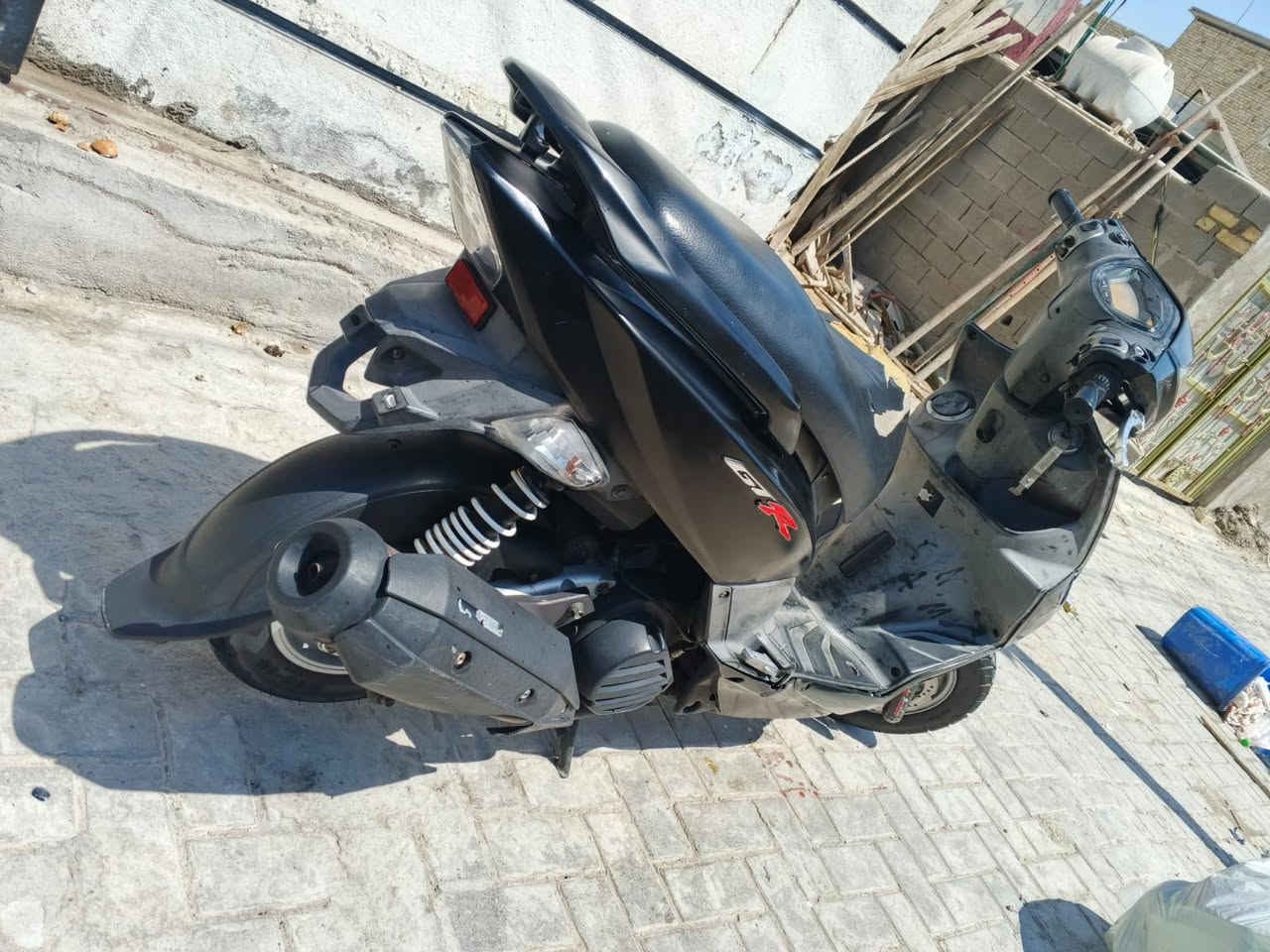 جيتي. كفالة عامة من كفر من مكينة  دراجة قوية كلش  ب1050وبيهة مجال. مكاني زعفرانية *********** واتساب
