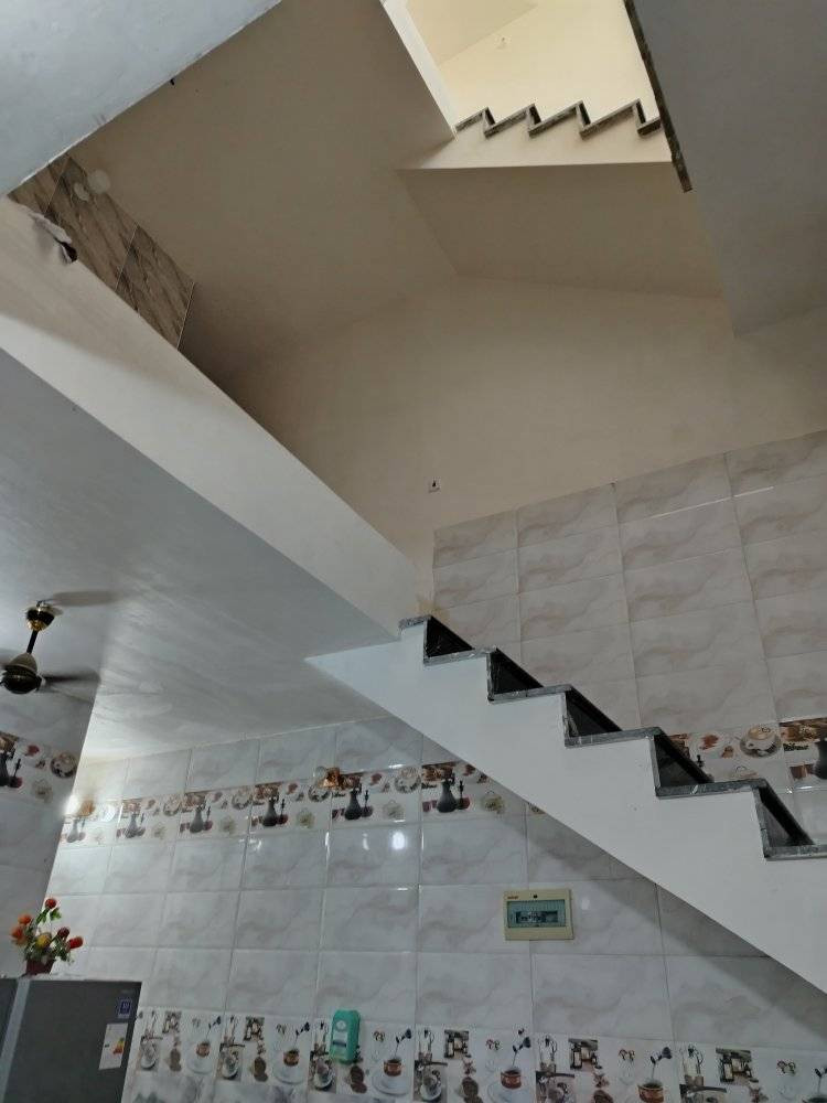 السلام عليكم دار للبيع الأمين الثانيه منطقه القلعه زراعي قرار محكمه ١٠٠ متر خمسه في عشرين طابقين للاستفسار الاتصال على الرقم ***********
