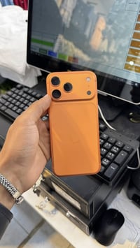 ايفون 17 برو ماكس ذاكرة 256  بطارية 100  جهاز جديد بعده بالضمان  تواصل...