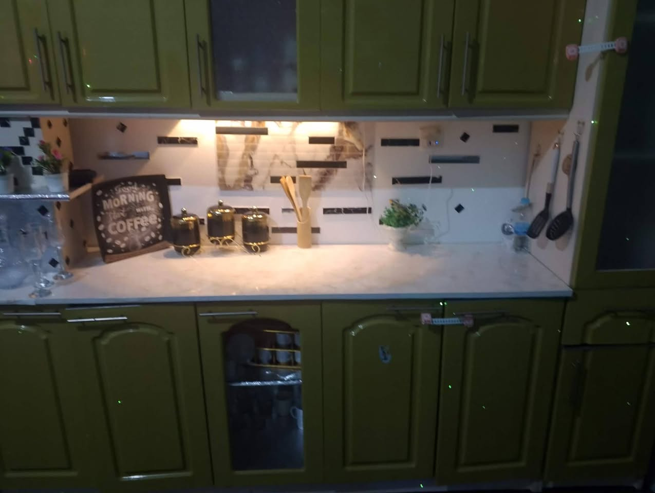 سلام عليكم اغراض للبيع
كاونتر 150وبي مجال
غرفه نوم نفرين البيضه وياه المندر مالتها  ب250بيها مجال 
طباخ ب60
مروحه ب25
غساله ب70
ثلاجه حجم كبير ب170
تلفزيون حجم 65جديد كلش ب380وبي مجال 
ميز تلفزيون رفوف ثنين وياه ب75
ميز تلفزيون بدون رفوف ب50
ميز طعام 6كراسي جديد وياه لكعده مالته لمخاد كلهن جديد ب170وبي مجال بسيط
تخم قنفات 8مقاعد ب230
ميز تلفزيون حجم 43جديد ب175
وبراد مي شغال الحار ولبارد ب40
***********
