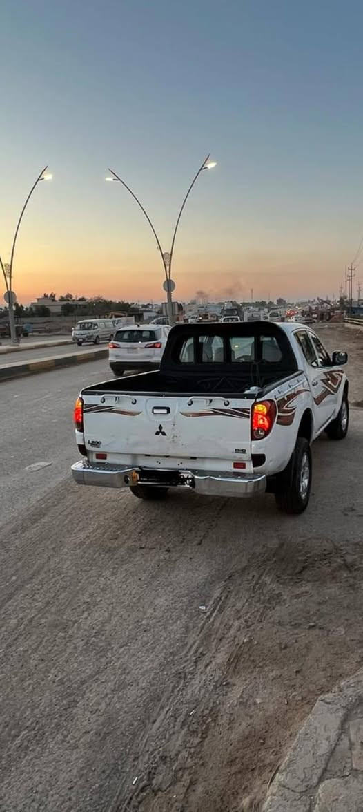 السلام عليكم بيكم للبيع ميسي بوشي فور ويل محرك كاز حاوية جديد كير عادي موديل ٢٠٠٩ رقم بغداد انكليزي سنويه لل٣٠ تحويل مباشر سياره بيها صبغ جامرلغ أمامي السعر 100  العنوان ديالى كنعان . *********** .مكلف بالنشر
