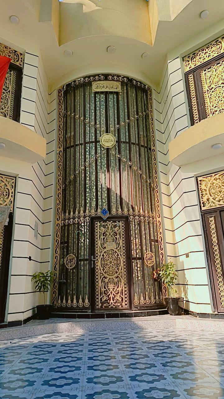 المساحه 300متر طابو زراعي سند 25
طابقين كامل فول 
البناء طابوق جمهوري 
الارضيه كرانيت موج البحر الطابقين
البناء كله دنك صب لطابق الثاني
يعني بناء درجه اولى فول الفول
الخدمات مولد ذهبي مستوصف مدارس اعداديه ومتوسطة وابتدائيه
يبعد عن شارع العلويه ام حمدان مسافه 60متر
ويبعد عن شارع حله بغداد 900متر كله تبليط
العنوان مدخل الفنديه قرب المخبز والصيدليه
السعر 125 مليون للاستفسار ***********
