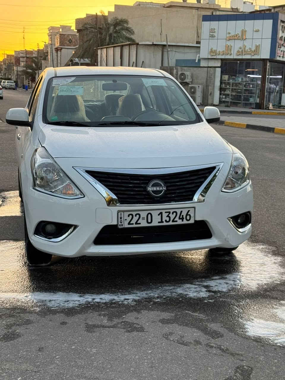 سلام عليكم نيسان سني بليته زركه هندي 2024 السياره ماشيه ٣٠ مال بيت ابد ما مشتغله سياره بيهه شخص با باب الوره  بس وتجي تكلب وشوف العين وشراي يخابر مكاني المعقل السعر ١٢٠.     ***********
