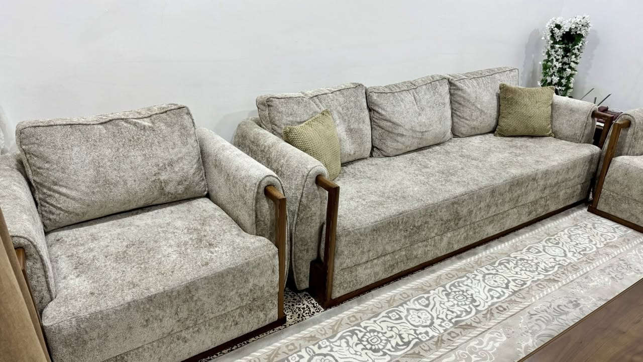 السلام عليكم
تخم ايراني موديل تركي 10 مقاعد 
خشب زان مشتري قبل اقل من شهرين 
السعر مليون و 600 
تواصل خاص او الاتصال ***********
