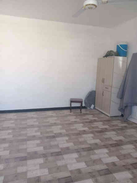 يوجد بيت المساحه 150 شارع 10  طابق ونصف تحويل مباشر كامل خدمات وسكن البناء حديث في الصقلاويه حي الشهداء الثانيه مقابل جسر المشاه السعر 55
الاستفسار ***********
***********
