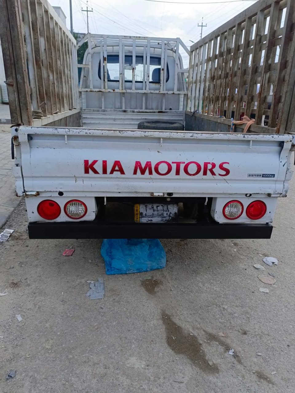 كيا بنكو مكفولة موديل ٧مكينة توني شادها اليوم عندي وصل ضمان كير حدادة مكينه زيرو ماماشية رقم بصره مكان بصرة سعر ٧٧رقم راعي السيارة ***********بدي جديد زلغ مابيها
