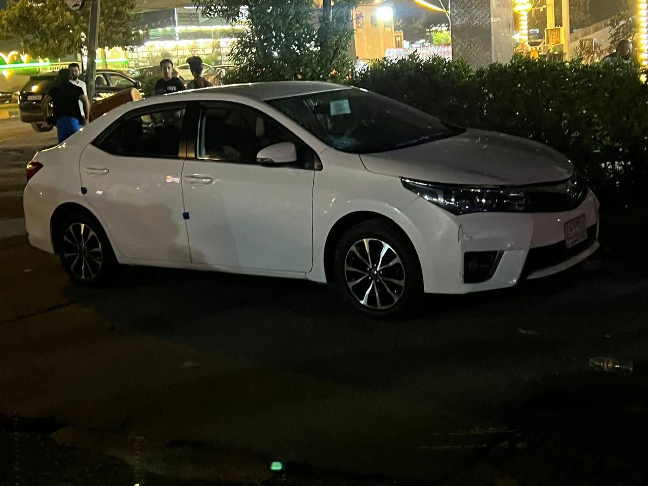 السلام عليكم من رخصة الادمن كورلا خليجي للبيع موديل ١٥ محرك١٦٠٠ رقم انكليزي بأسمي دواخل لونين ويل كب بيه صبغ الجاملغ الخلفي وبارد قليل السعر ١٣٠ سياره ترايها حلو كير ومكينه وصدر مكفول العنوان المحموديه للاتصال*********** واتساب موجود،
