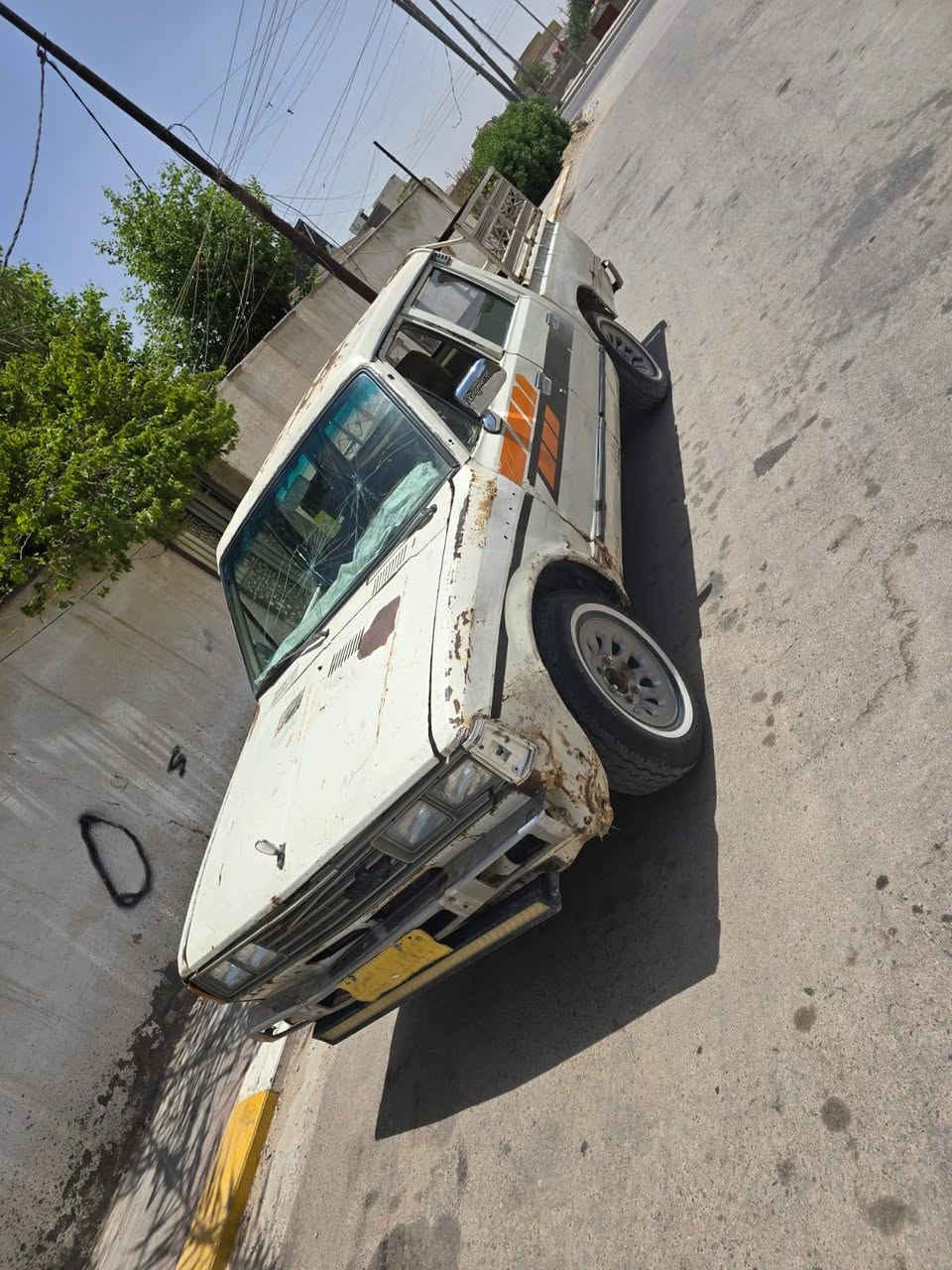 السلام عليكم اخوان بيكم صدرين موديل 83رقم صدامي راعيه متوفي مستمسكات موجوده ولده موجدين هم يبصمون عل التحويل ابيع كوم حديد مكينه وكير مكفولات السعر 15ورقه ارخص من الستوته العنوان ناصريه مركز ***********
