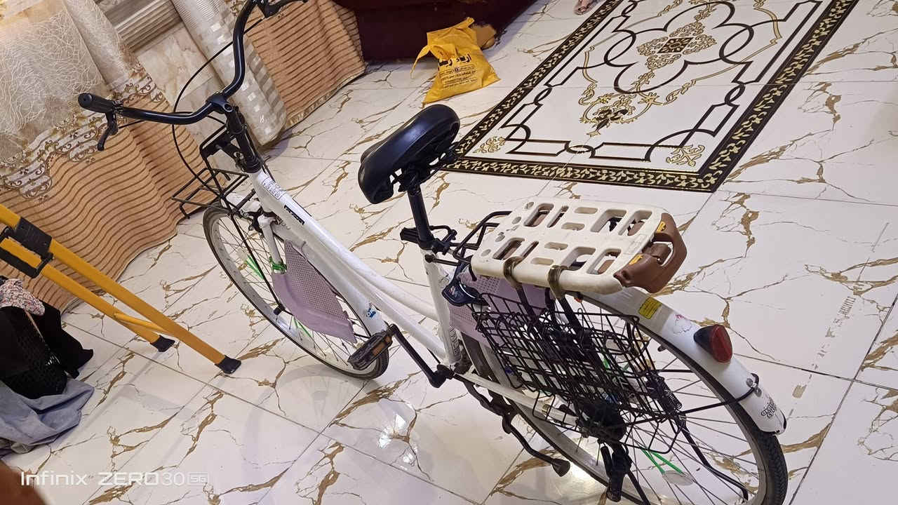 بايسكل نضيف جدا باله ياباني شركة كلوف موديل ٢٠٢١ من كرار ابو النقش السعر خاص *********** بي واتساب
