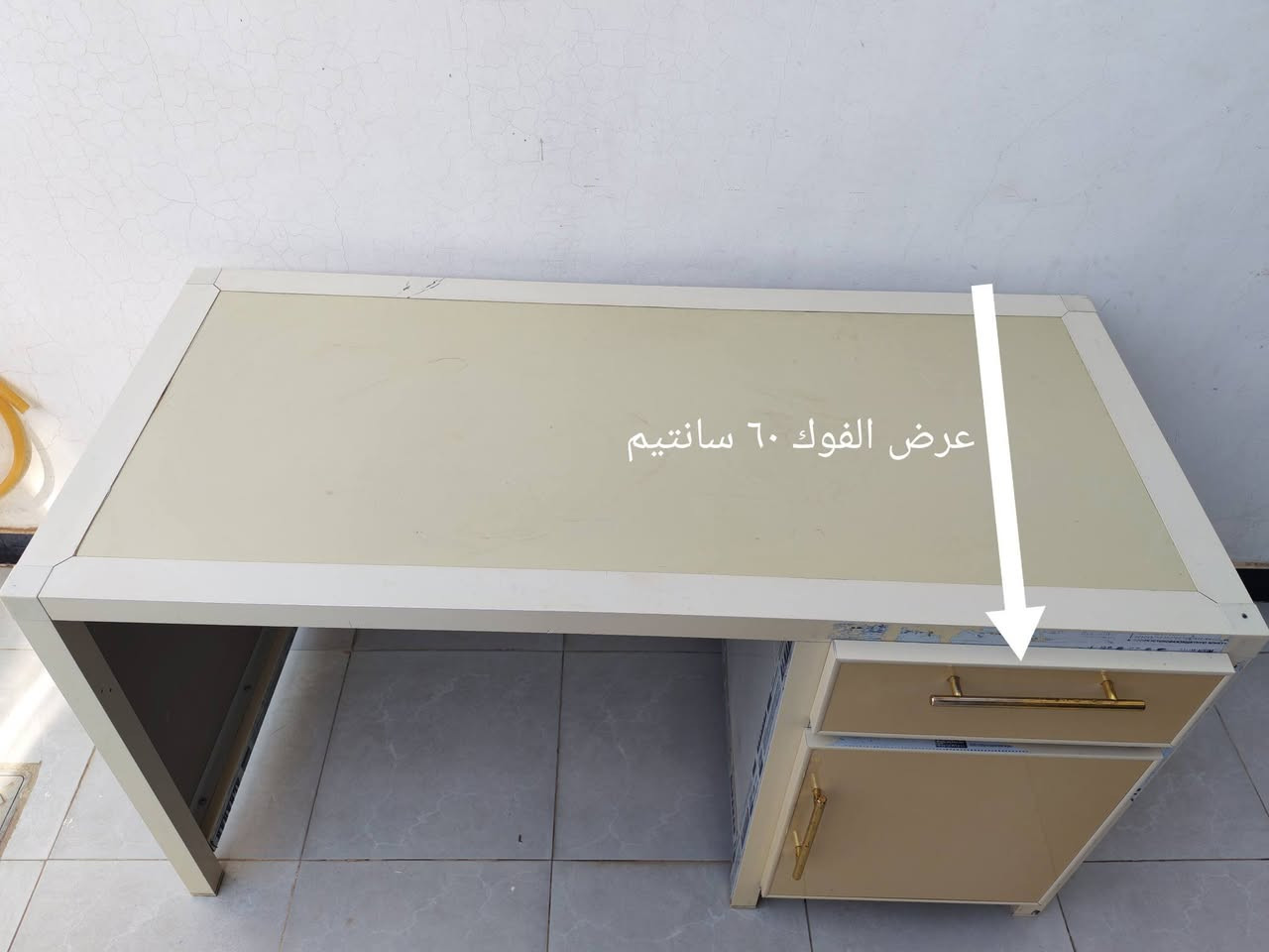 للبيع جديد مستعمل شي قليل تفاصيل الطول والعرض موضحه على الصور تواصل ع رقم ***********
