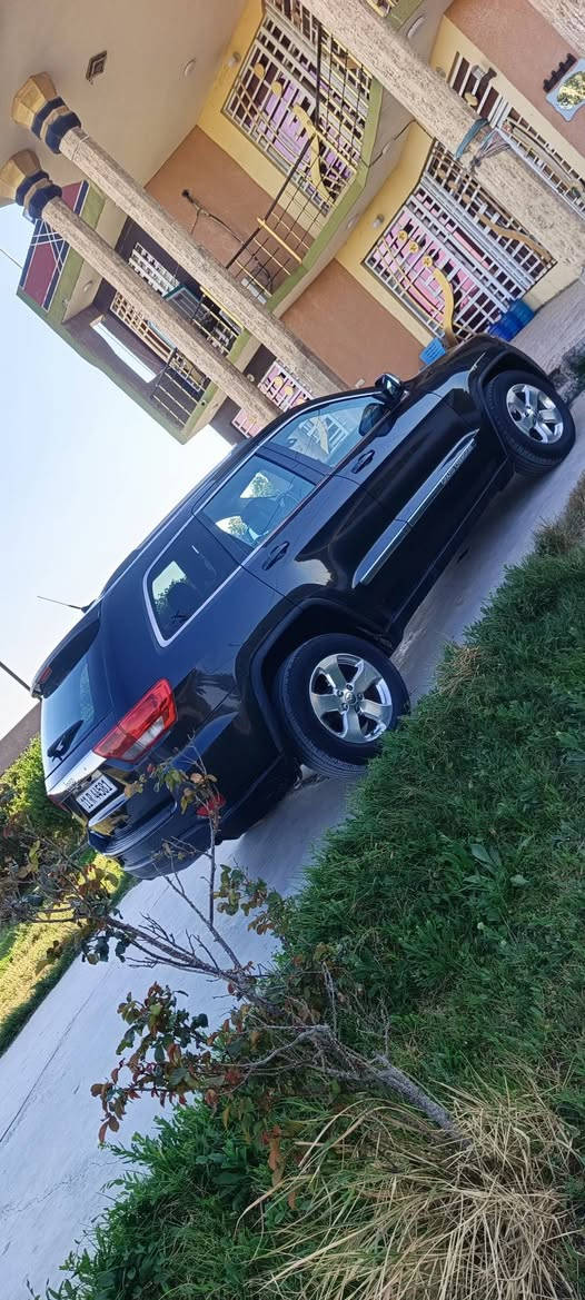 السلام عليكم ورحمه الله وبركاته 
جيب لاريدو 
2011
امريكي 
بيها قطعتين صبغ 
گير محرك تبريد تدفئه بشرررررط 

تبريد قطعتين
كشن كهرباء
بصمه
السعر 137 وبيه مجال
مكانه بابل مشروع المسيب
للاستفسار ***********
