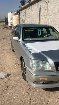 سيارة • نضيفه • قرنة