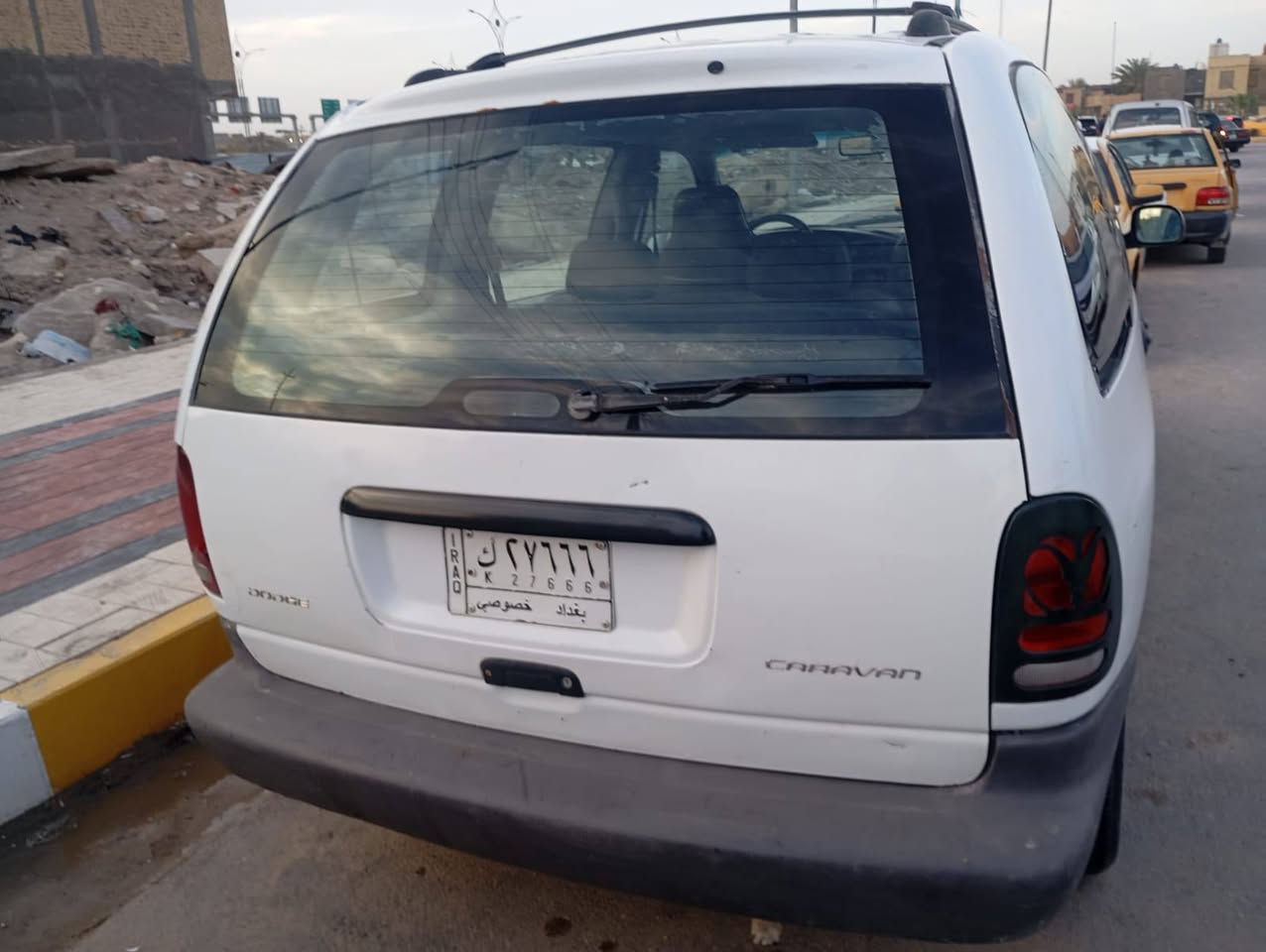 السلام عليكم
دوج كرفان للبيع موديل 2000
رقم بغداد مشروع وطني تحويل مباشر
محرك وگير كامري 2200 
 سيارة جاهزة مكينة گير حدادية تخم تاير كهربائيات كلها شغالة 
باتري جديد
سيارة ترايهة كلش حلو عائلية مال جناي
سعرها 38 ورقة وبيها مجال
مكانهة ناصرية التضحية
تواصل 
***********
