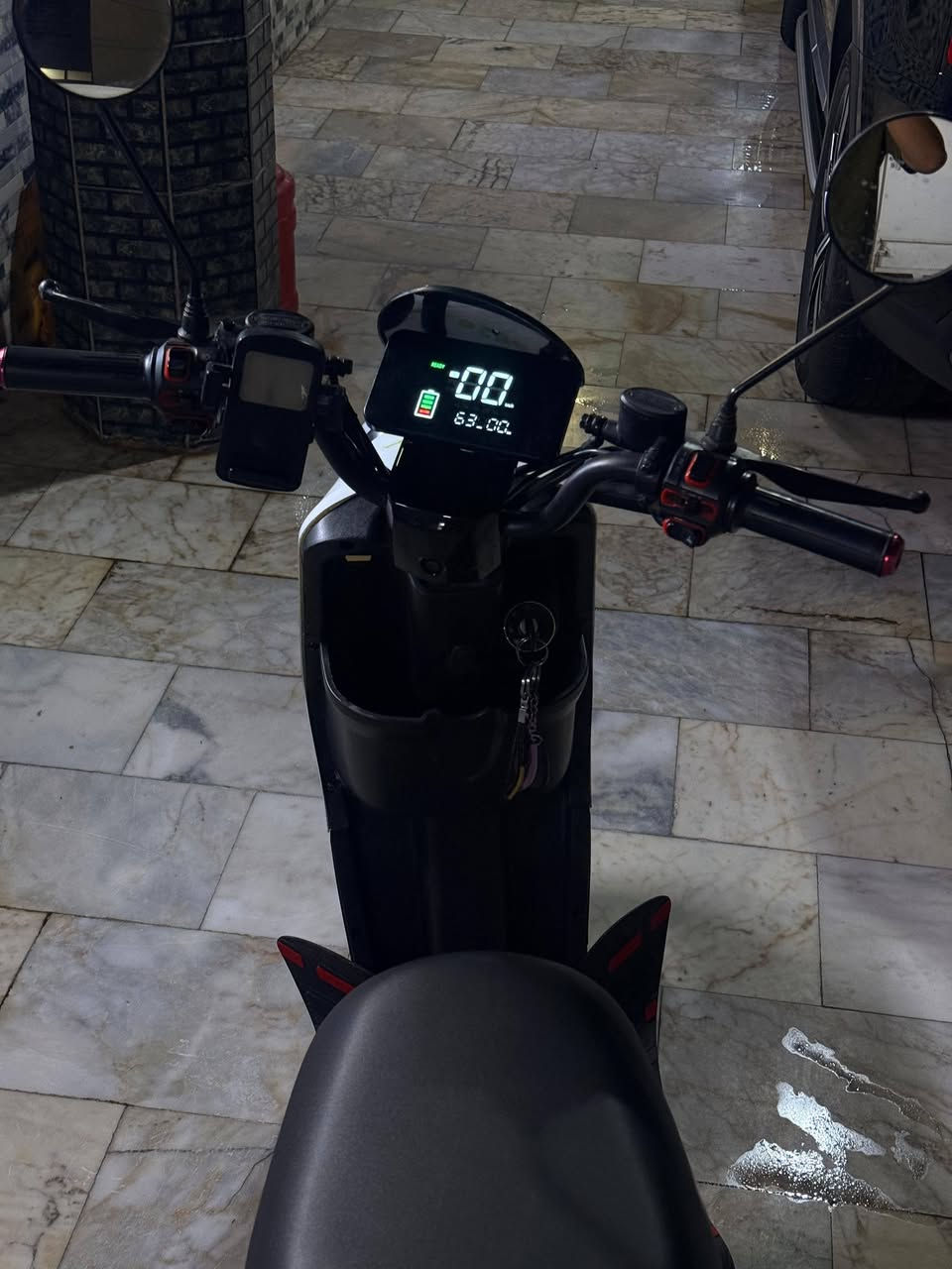 دراجة R9 للبيع
دراجة مرتبه و نضيفه و ما بيها اي نقص 
كل غراضها موجوده حتى السله 
السعر 450 
تواصل واتس اب ***********
