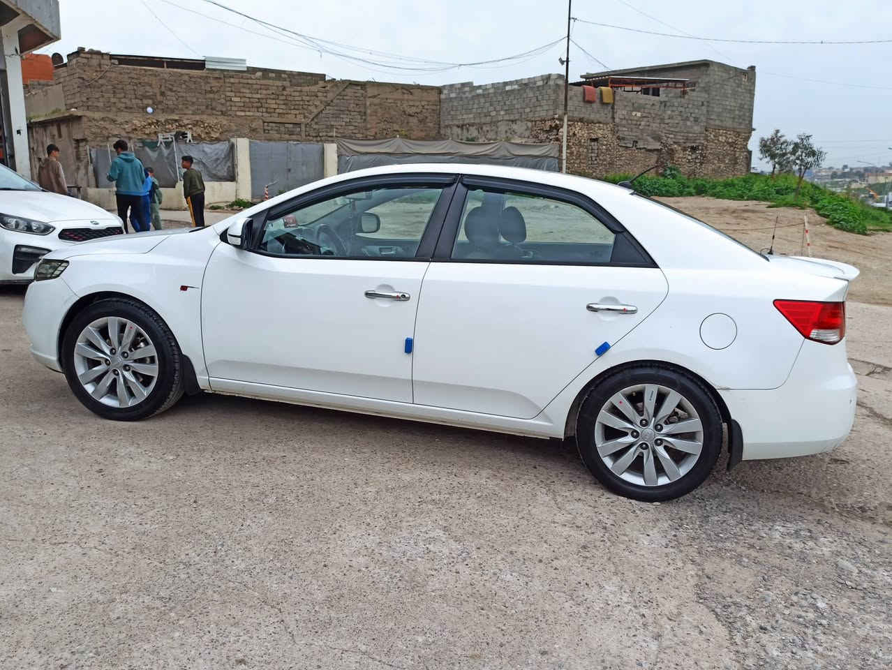 السلام عليكم 
كيا سيراتو 
موديل 2013
رقم اربيل الدولي
كابون الكتروني 
موصفات فول ما عد البصمه 
محرك وكير شرط 
محرك 16 دوش
تبريد وتدفئة 
طخم تايه جديد 
حداديه جديد 
باتري جديد 
سياره ضررها بوند مبدل بدون صبغ وبدون دواخل شرط وبيها ملاحظتين بارد 
شرط التحويل 
السعر110$وبيها مجال 
🛑ملاحظه مهمه
 يرجى الاتصال من  الساعه 9 صباحأ إلى الساعه 9 مساء
#العنوان موصل الجديده شارع بغداد مجاور سنتر بغداد
#مكتب ال رزان للسيارت
***********
***********
