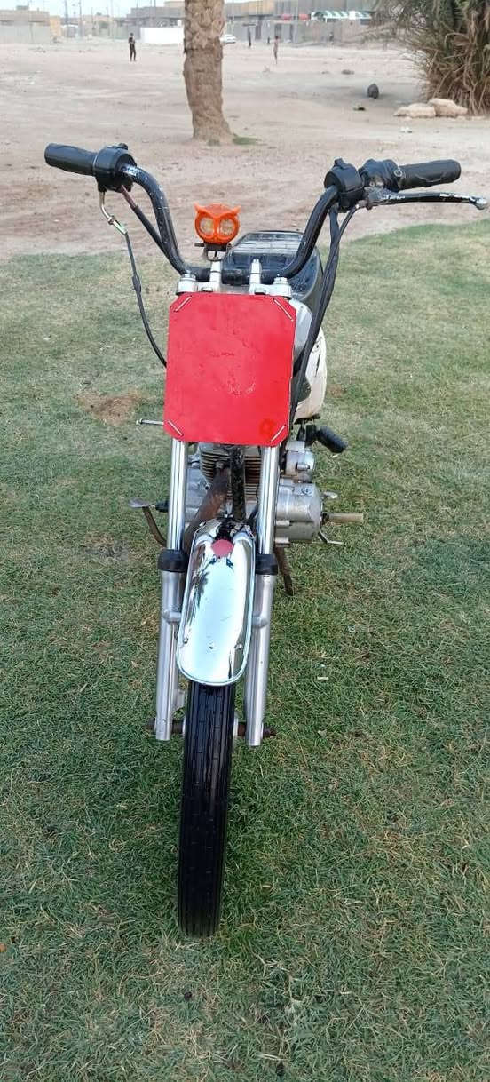 السلام عليكم دراجه  كلك كلك بدون وراق محرك مفتوح لايت شغال هورن شغال العنوان السماوه قضاء الخضر ناحية الدراجي السعر 250وبيه مجال قليل ***********
